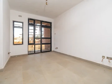 2 Bedroom Flat & Apartment
