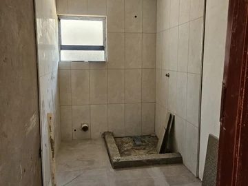 4 Bedroom Garden Flat