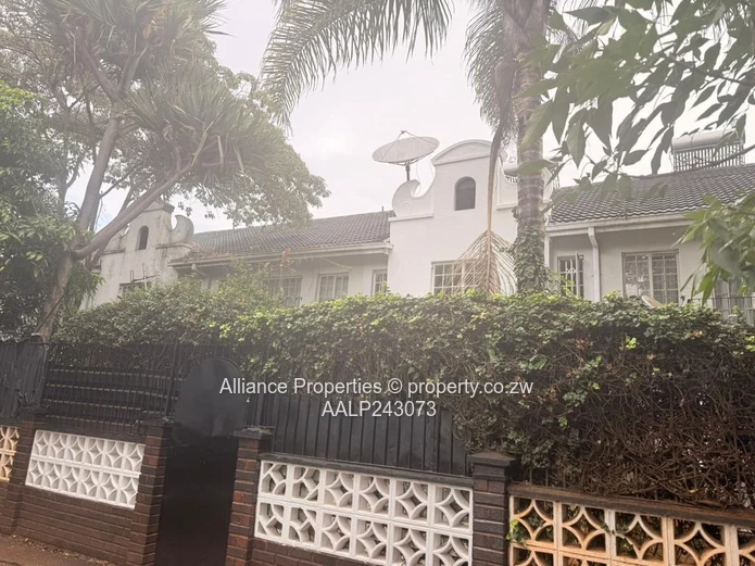 venues 2-Bedroom Duplex Garden Flat – Ideal for Offices or Residential Use (Deeds Available)