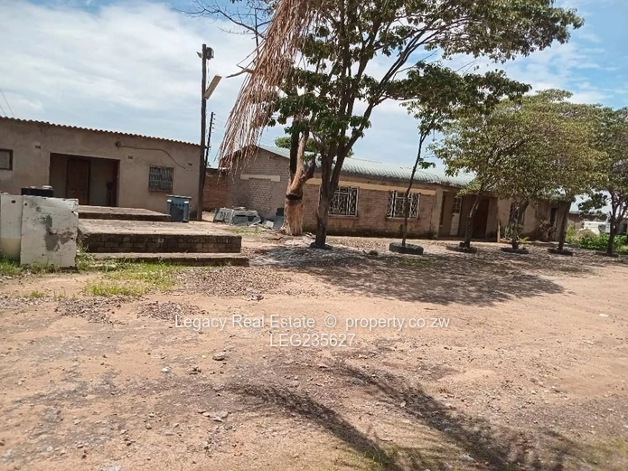 Multi-Purpose Warehouse & Yard at Chikwanha Shopping Centre with Road Frontage 