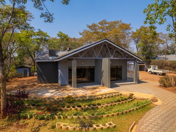 6 Bedroom House