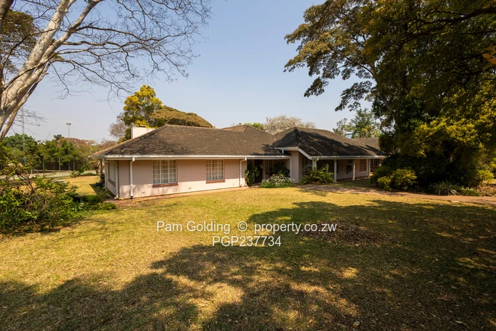 Two Acres on Kew Drive