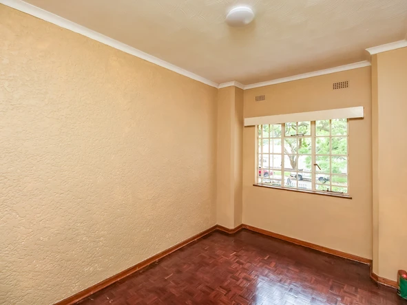 3 Bedroom Flat & Apartment