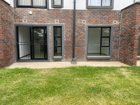 2 Bedroom Flat & Apartment