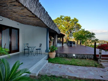 Hotel & Lodge