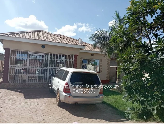 Spacious 5-Bedroom Family Home for Sale – Budiriro 4