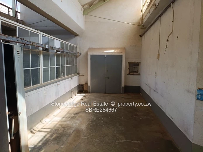 Commercial Property in Belmont To Rent
