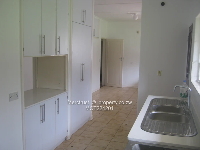 Beautifully kept house!