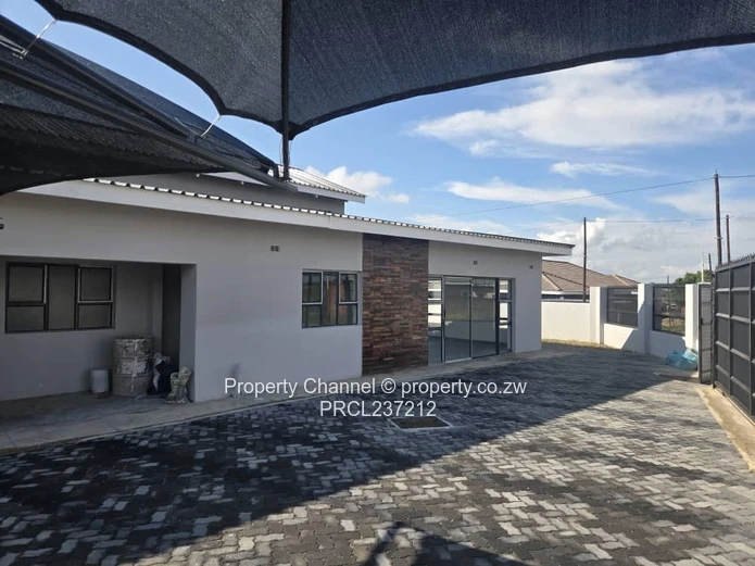 Modern Luxurious House - Secure Gated Complex 