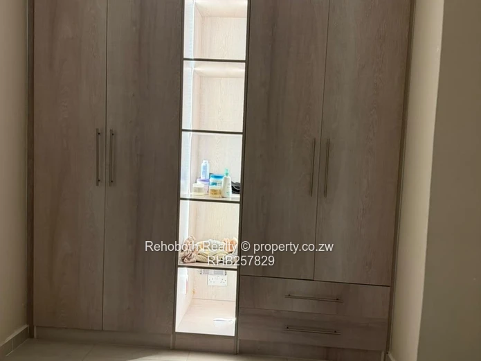 Modern 3-Bed Home with Built-ins & Borehole in Crowhill Views