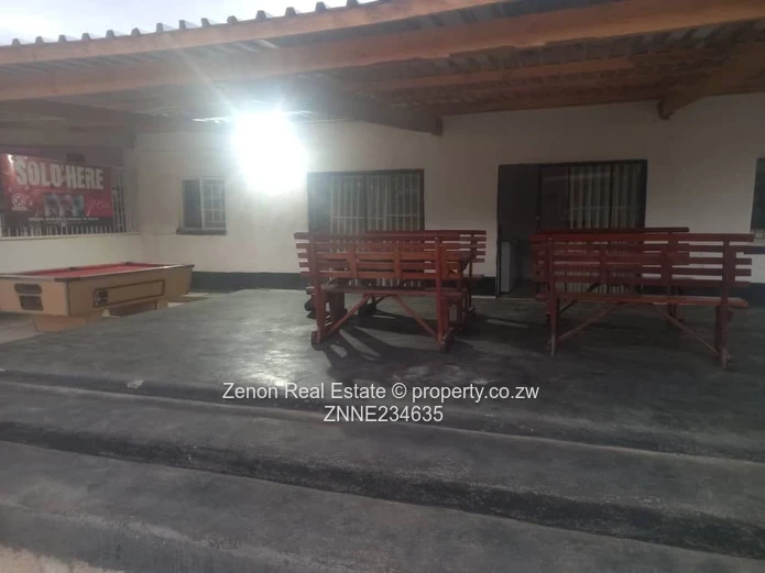 Mhangura commercial building for sale with Title Deeds 300,000k