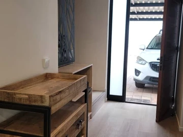 3 Bedroom Flat & Apartment