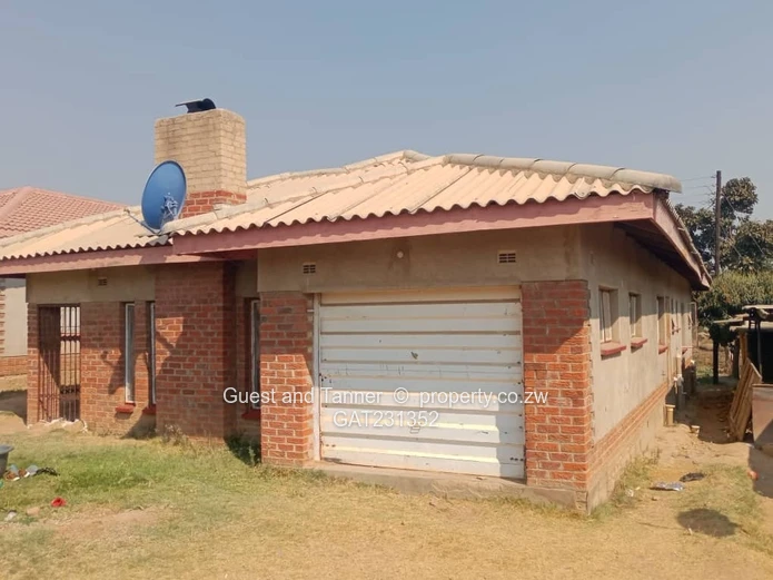 3-Bedroom House for Sale in Chitungwiza Unit L – Council Cession with Community Borehole Access