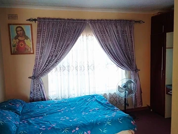 6 Bedroom House