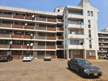 2 Bedroom Flat & Apartment