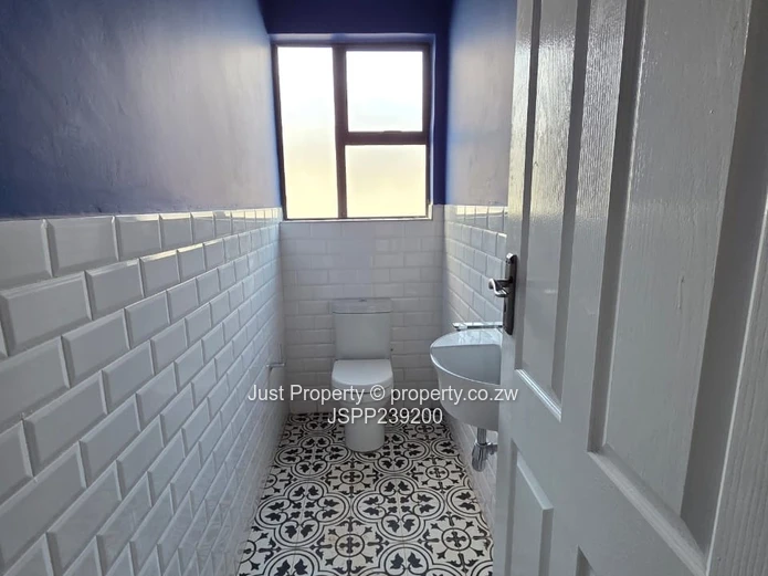 Luxurious 4 Bed Apartment in a secure Complex