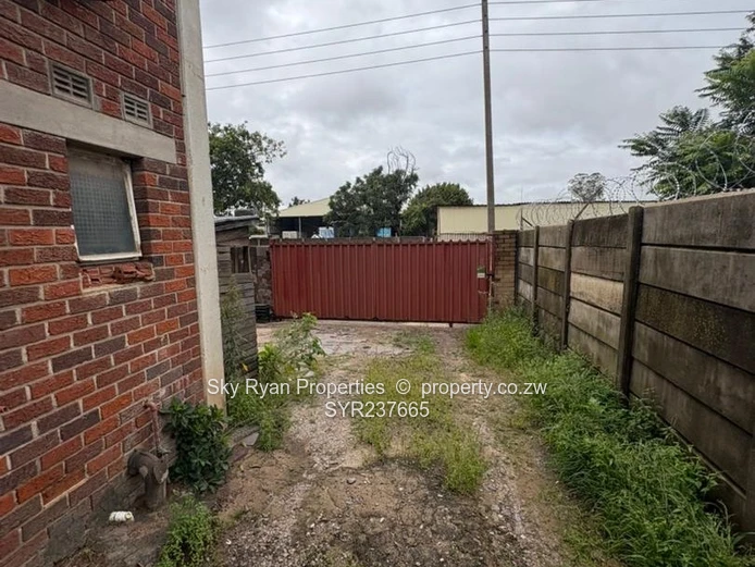 Msasa Industrial Warehouse To Rent