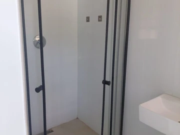 3 Bedroom Flat & Apartment