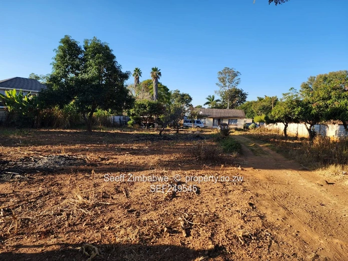 Prestigious Windmill Lane: Premier 2,800sqm Subdivision Stand with Income Cottage