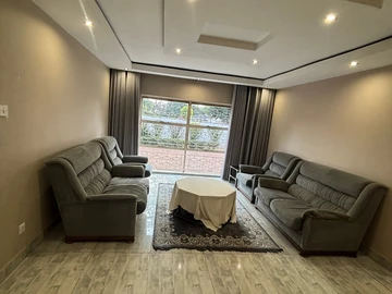 6 Bedroom House