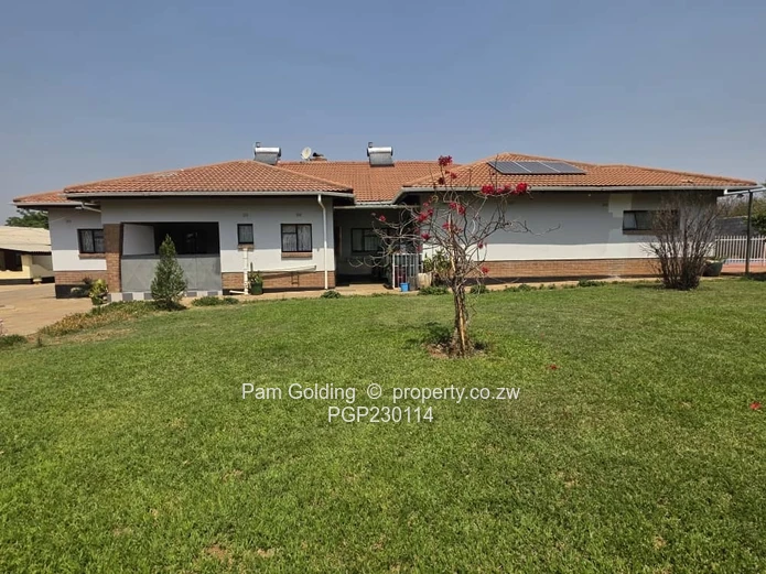 Beautiful off grid plot for sale in Kensington