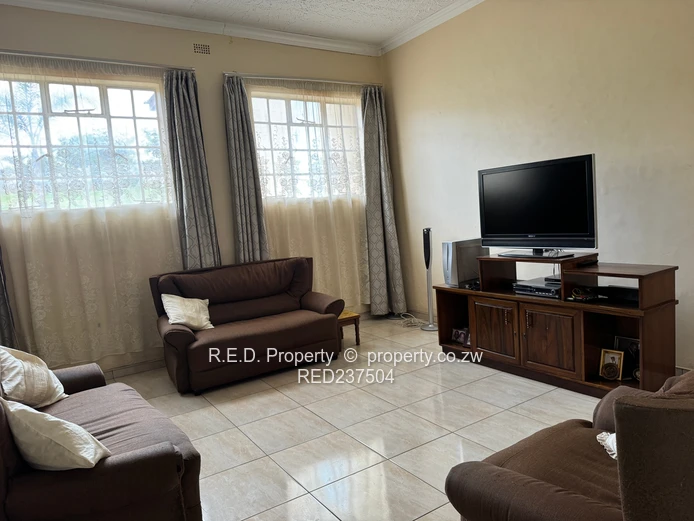 A versatile property offering space, sustainability, and opportunity In  Beuna Vista !