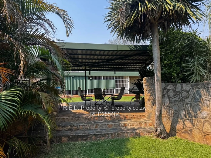 Well-Maintained Hillside Home!