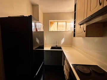 2 Bedroom Flat & Apartment