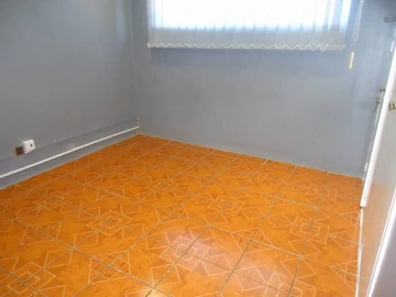 2 Bedroom Flat & Apartment