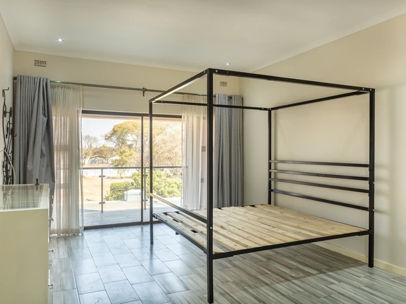 3 Bedroom Flat & Apartment