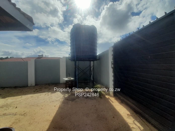 Modern 4-Bed Walled Home in Damofalls  Phase 3- Garage, Tank & Main En-Suite