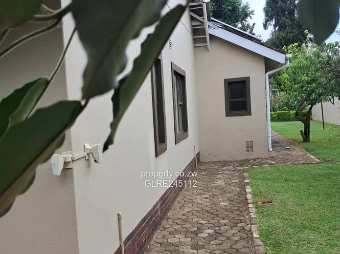 Eastlea 4-Bed Home with Modern Kitchen, Borehole & Garage