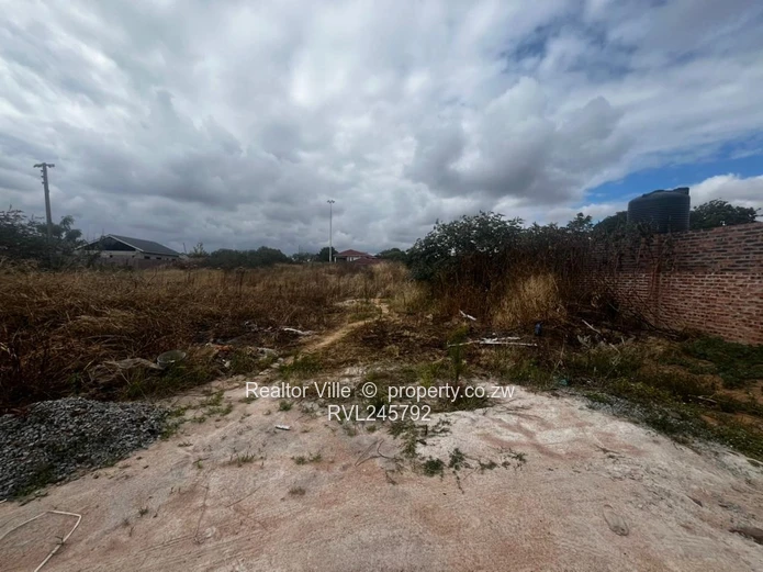 430 m² Msasa Park Stand — Main Road, Water & Sewer