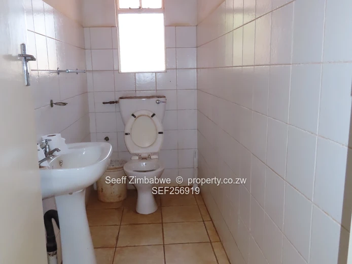 Spacious 5-Bed Philadelphia Home along William Powlett Drive (Sole Mandate)