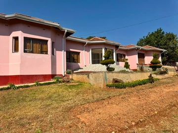 5 Bedroom House