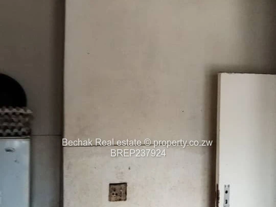 One bedroom flat for sale in bulawayo cbd 