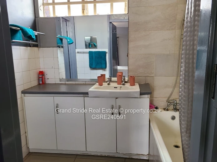 Flat for rent in Avenues