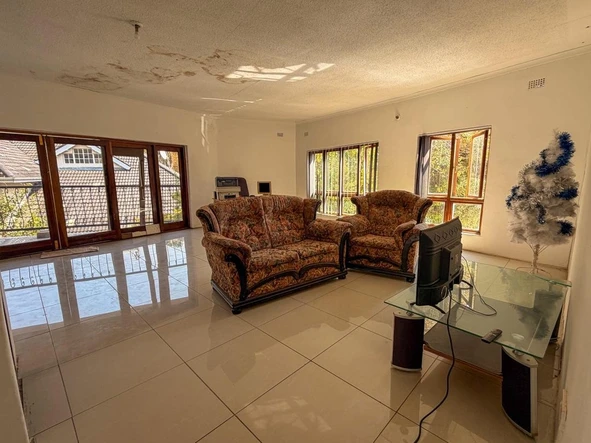 6 Bedroom House