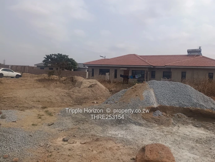  Nyabira Penrose 615m²  Ready-to-Build Stand on Tarred Road 