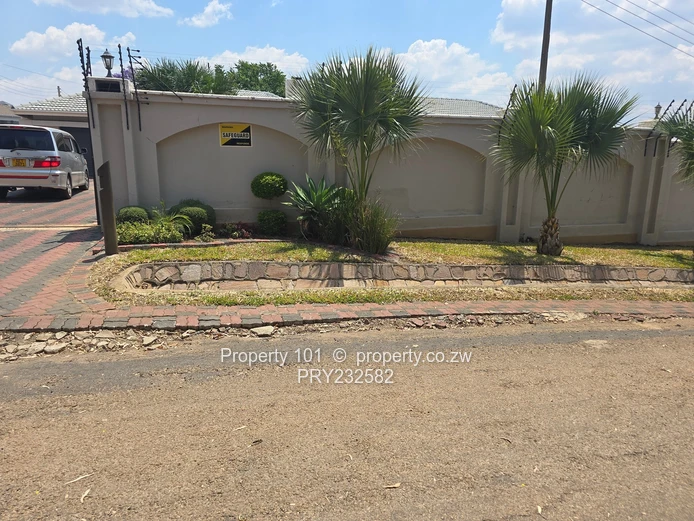 To Rent ~The Grange 5 bedrooms House (furnished @$3000)