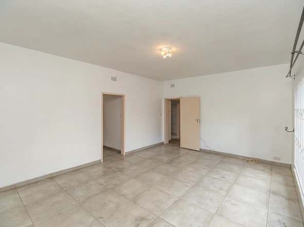 3 Bedroom Flat & Apartment