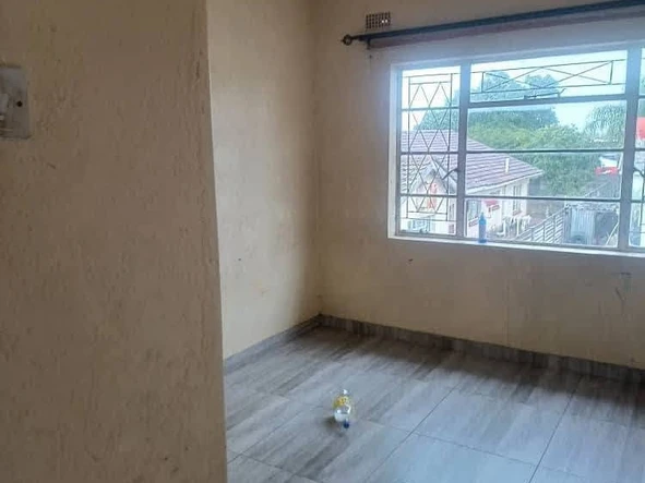 3 Bedroom Flat & Apartment
