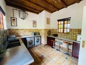 Farm & Agricultural Land