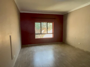 3 Bedroom Garden Flat