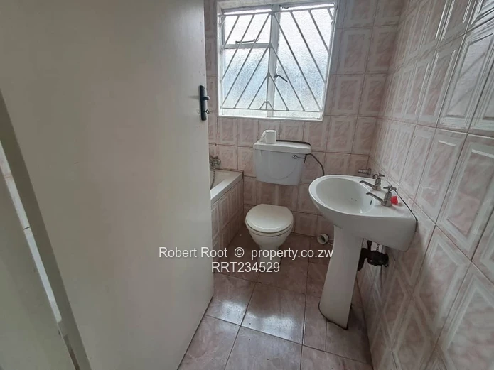 4 bed family home in Parktown