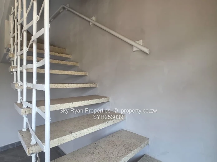 Avenues 2 Bed Flat To Let 