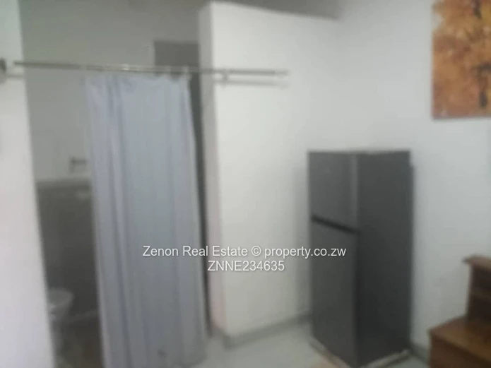 Mhangura commercial building for sale with Title Deeds 300,000k