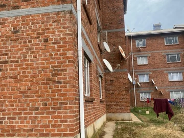 2 Bedroom Flat & Apartment