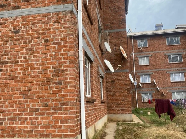 2 Bedroom Flat & Apartment