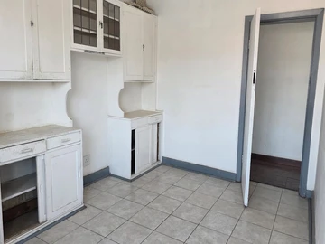 2 Bedroom Flat & Apartment